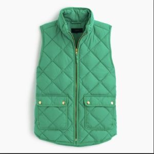 NWT - J Crew Excursion Quilted Down Vest in green
